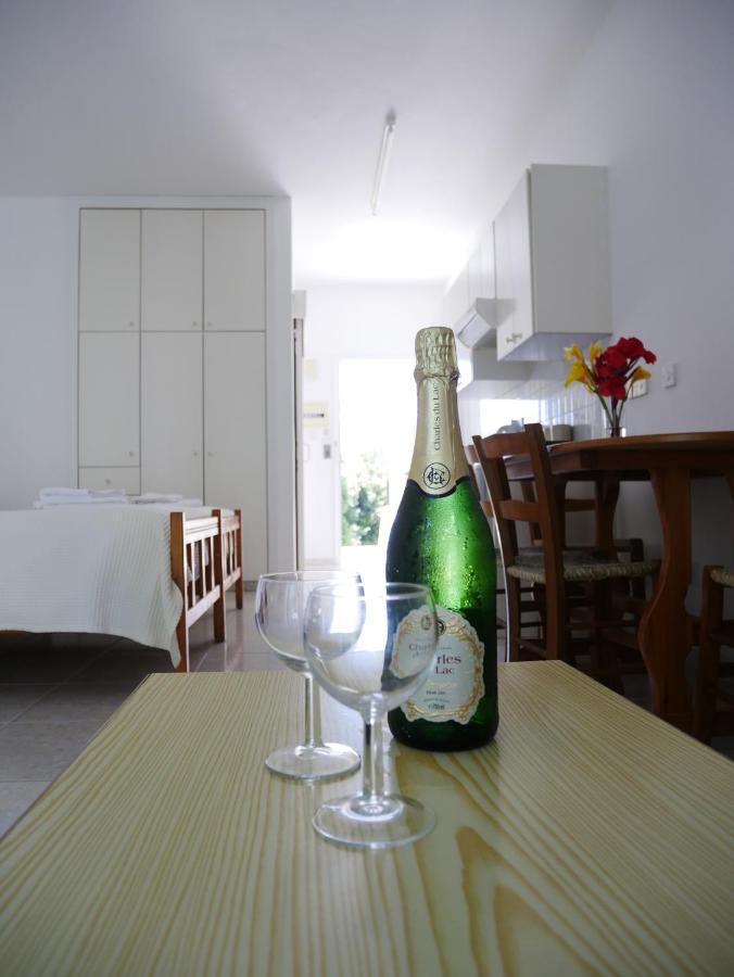 Kozis Hotel Apartments Polis Eksteriør bilde